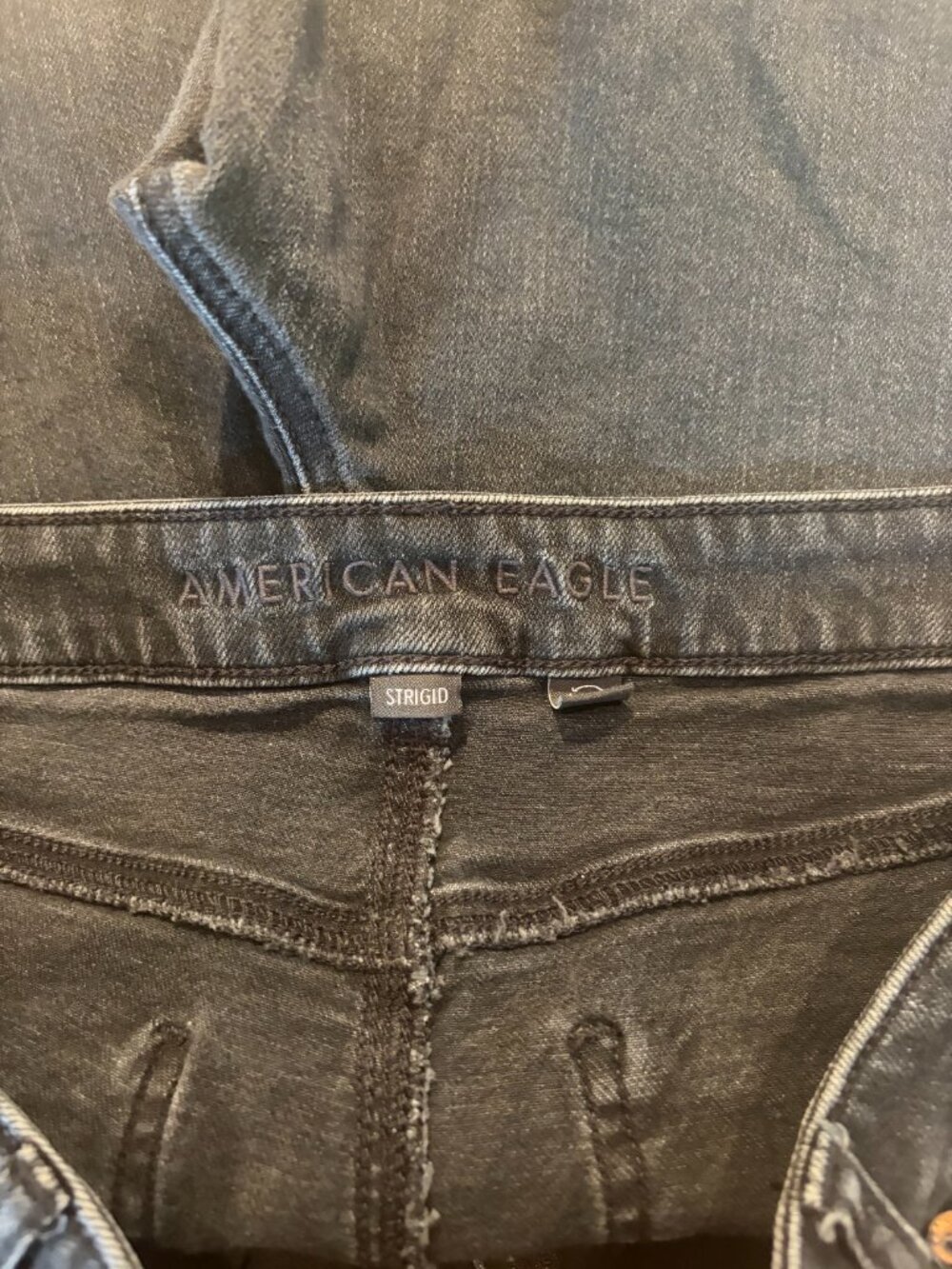 American Eagle Strigid Black Distressed Straight Jeans Women's 14 Short - Picture 5 of 6